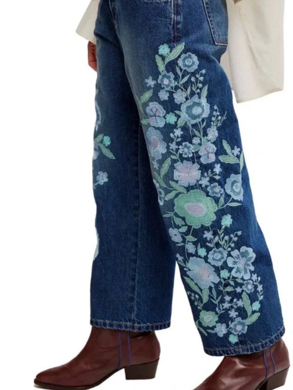 NWOT FREE PEOPLE We the Free Willow Floral Embroidered Jeans in Forget Me Not 31 - Picture 4 of 7